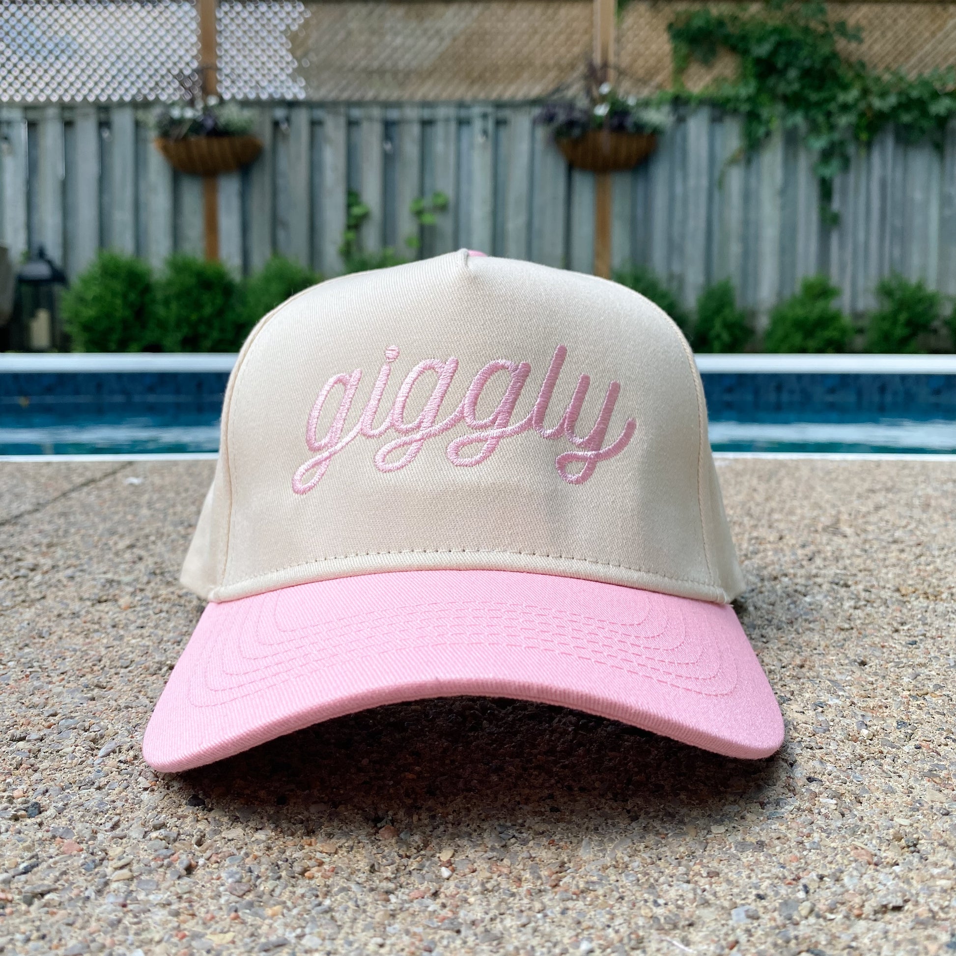 GIGGLY - Petals & Thread