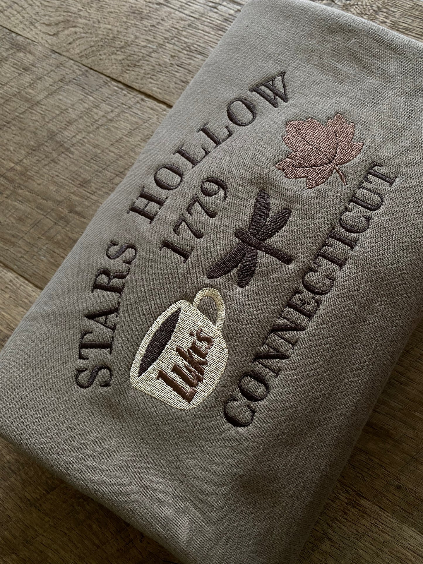 STARS HOLLOW - Petals & Thread