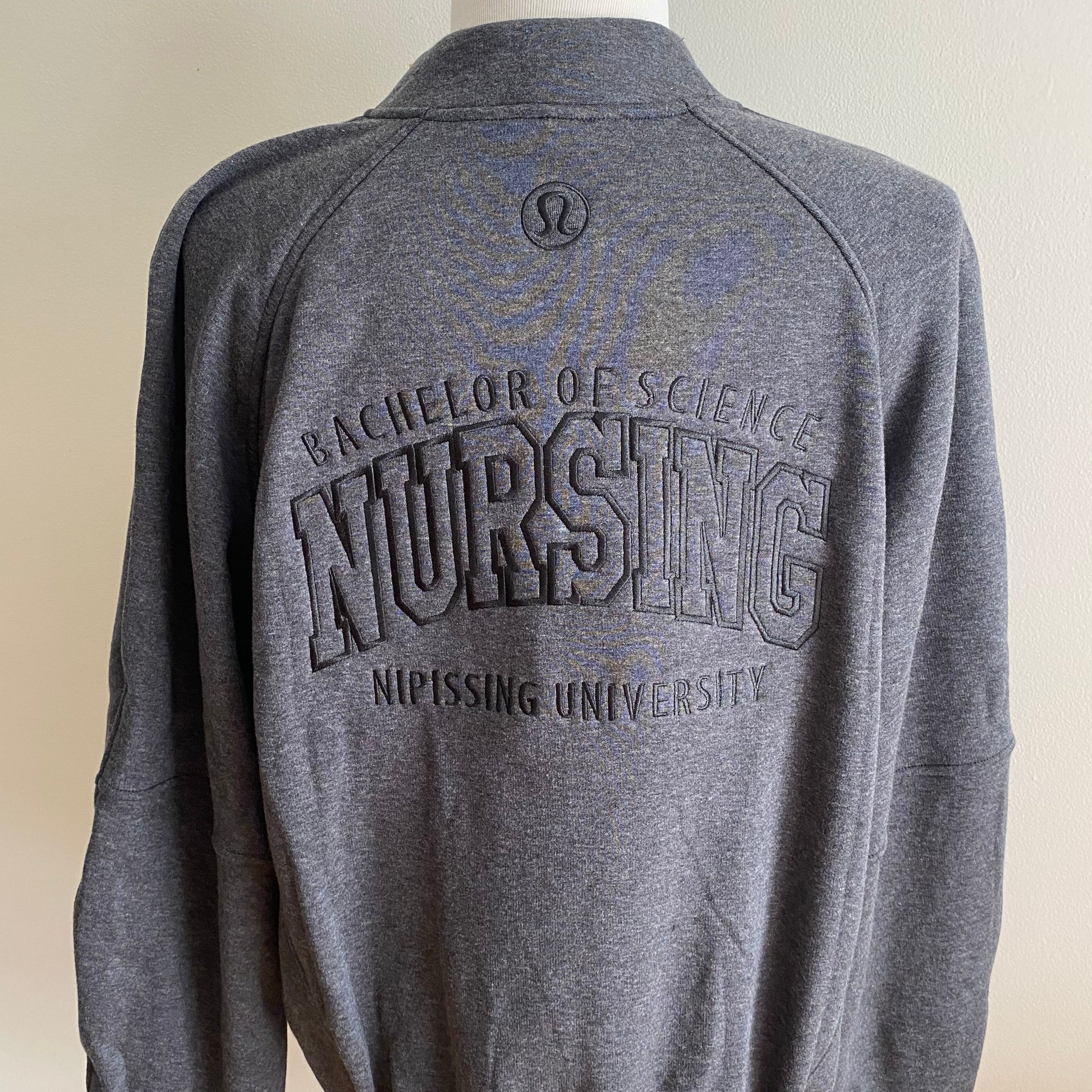 ALUMNI SWEATER - Petals & Thread