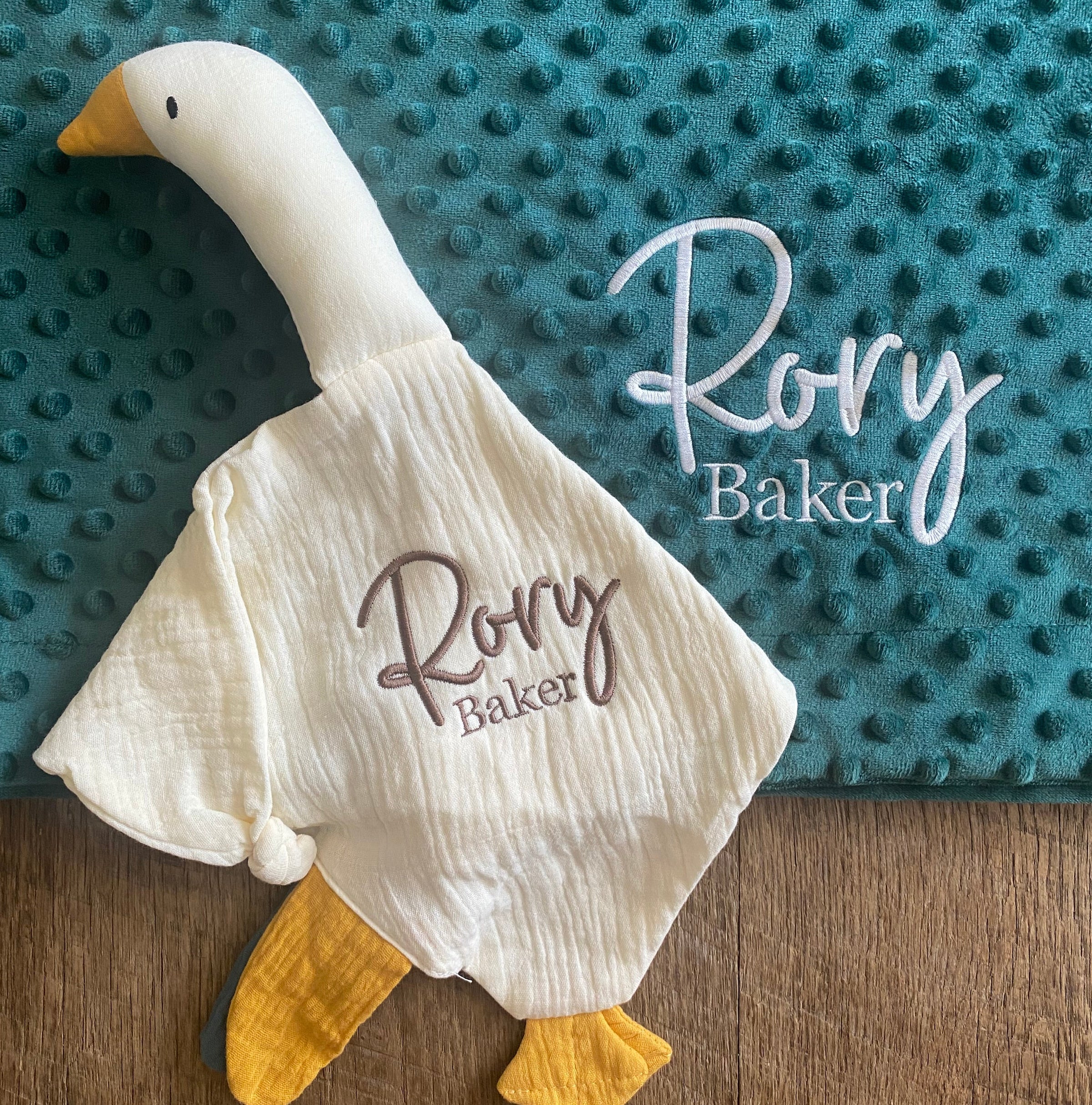 GOOSE LOVEY - Petals & Thread